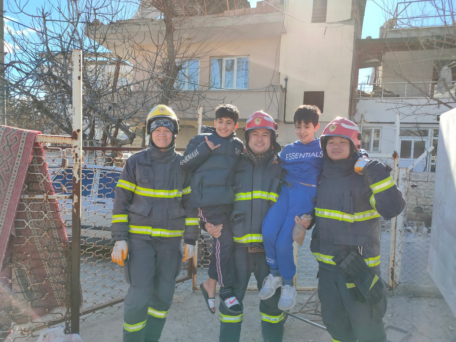 Những hình ảnh trong giờ giải lao của đội CHCN Việt Nam.