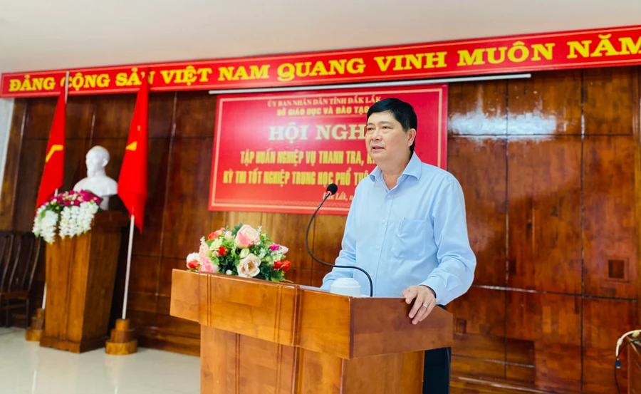 Ông Phạm Đăng Khoa - Giám đốc Sở GD&ĐT quán triệt nhiệm vụ thanh tra Kỳ thi tốt nghiệp THPT năm 2023 (ảnh: TT).