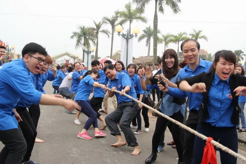 Đoàn thanh niên Bộ GD&ĐT tham gia Hội trại “Sáng mãi ngọn lửa thanh niên”