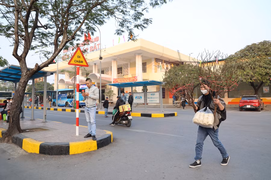 Một trong những nguyên nhân chính được nhà xe đưa ra là giờ khách đã quen với dịch vụ xe limosine, nên ít mặn mà với xe khách truyền thống.