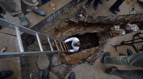 Bat ngo voi can phong do tham hon 500 nam tuoi cua Nga - Anh 1