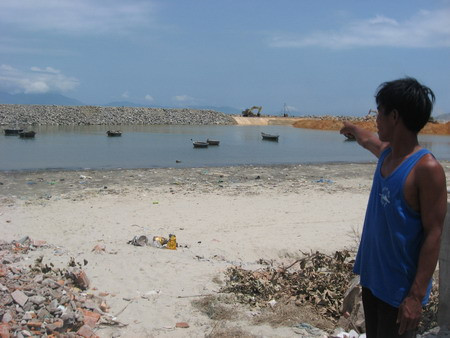 Dự án lấn biển Đa Phước làm mất chỗ neo đậu an toàn của ngư dân Dự án lấn biển Đa Phước làm mất chỗ neo đậu an toàn của ngư dân