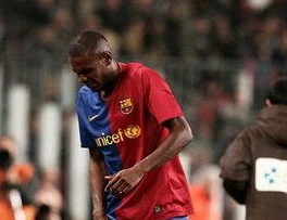 Abidal sẽ lỡ trận cầu Siêu kinh điển