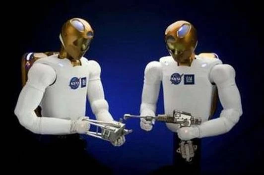 NASA chuẩn bị gửi Robot giống người lên vũ trụ