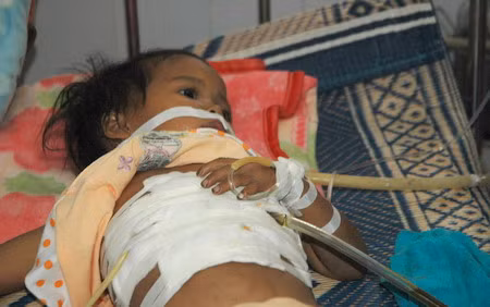 Kon Tum: Giận chồng đâm chết con