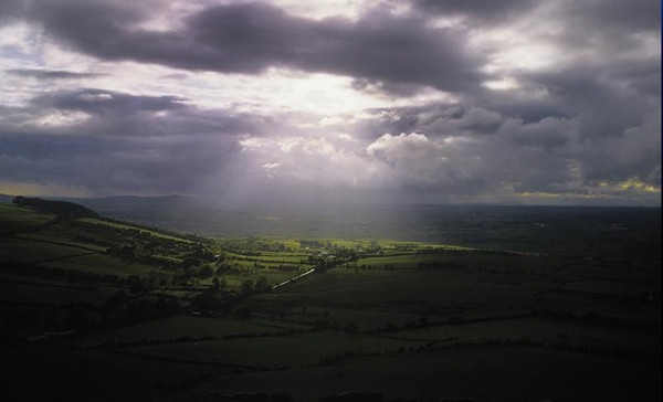 County Meath, located within the province of Leinster in Ireland, is known for potato planting thanks to its fertile farmlands and profound agricultural tradition. Potato is one of the most popular food in Ireland. Each Irish eats up about 190 ponds (86 kg) potatoes a year on average. But more droughts may hit this area in the future decades due to the global warming and in turn affect its potato planting