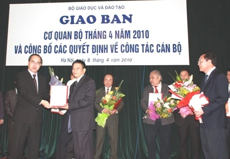 Bộ GD&amp;ĐT công bố 10 quyết định về nhân sự