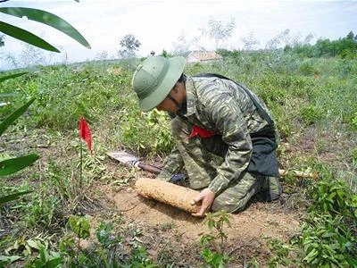 Xã hội cần có cái nhìn sâu sắc hơn về bom mìn