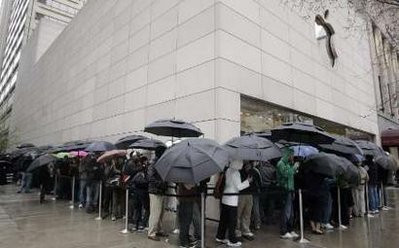 thậm chí..dưới trời mưa