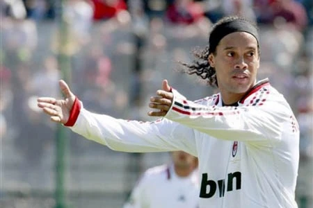 Ronaldinho muốn gia nhập Premier League