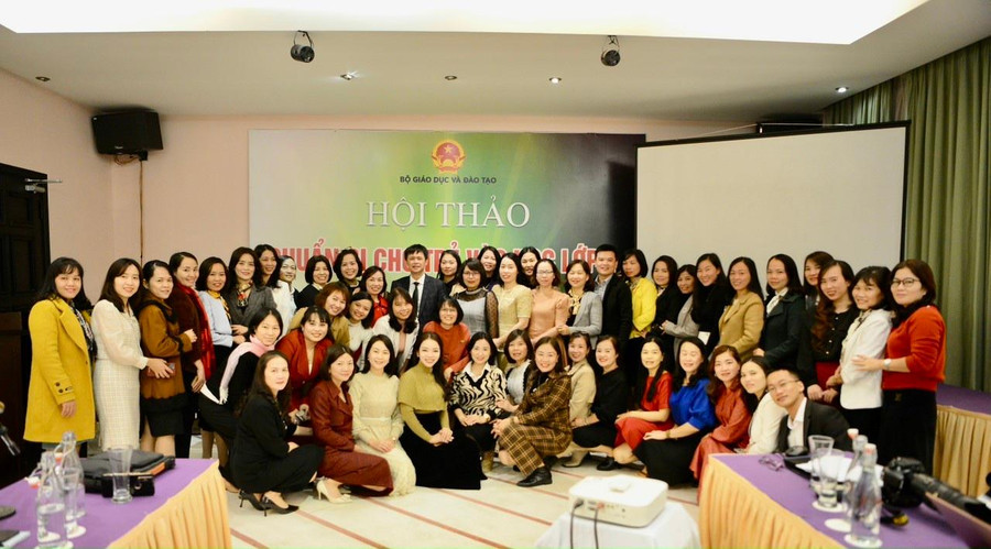 Chuyên gia và cán bộ giáo viên tham gia Hội thảo tại Tp Huế.