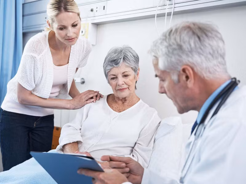 Tai biến mạch máu não ở người cao tuổi thường dễ xảy ra hơn với người trẻ tuổi