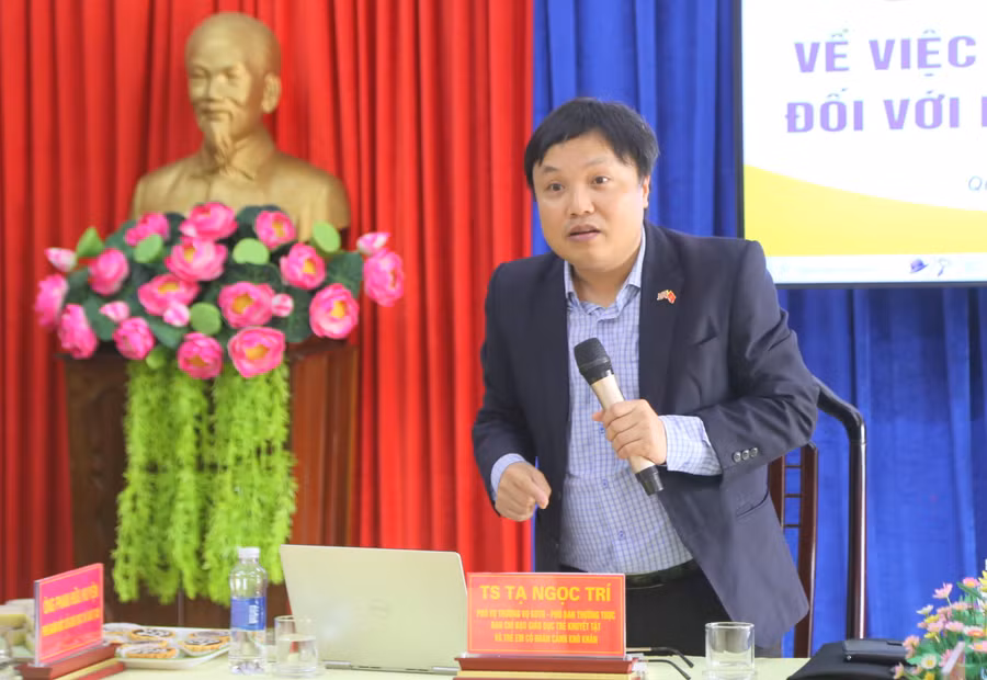 TS Tạ Ngọc Trí nhấn mạnh, việc xây dựng kế hoạch giáo dục cá nhân cho học sinh khuyết tật là yêu cầu bắt buộc. TS Tạ Ngọc Trí nhấn mạnh, việc xây dựng kế hoạch giáo dục cá nhân cho học sinh khuyết tật là yêu cầu bắt buộc.