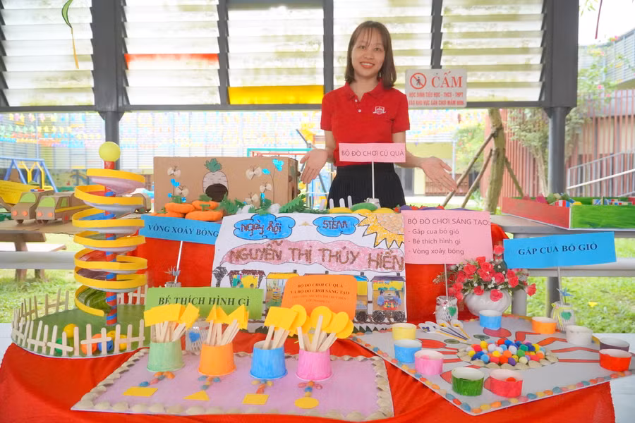 Các sản phẩm được làm khéo léo có tính thẩm mỹ, màu sắc hấp dẫn.