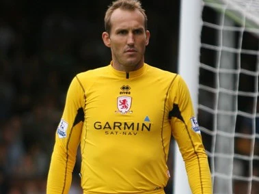 Mark Schwarzer chuẩn bị chuyển sang Arsenal