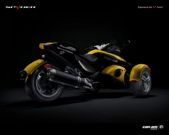 Xe ba bánh Can-Am Spyder lại bị thu hồi