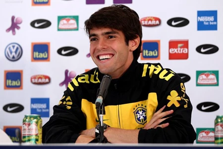 Kaka lôi kéo Maicon cùng gia nhập Real Madrid