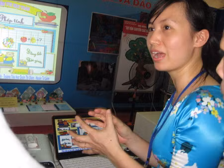 Cô giáo Bùi Thị Tinh với phần mềm vui học toán