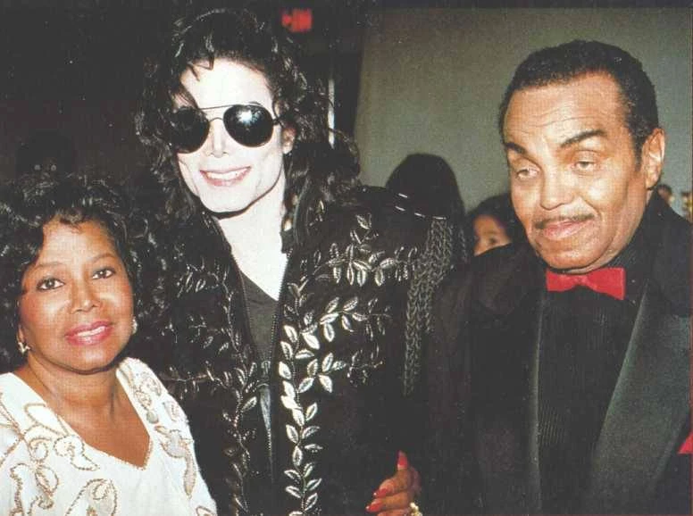 Joe Jackson đổ lỗi cho vợ sau cái chết của MJ