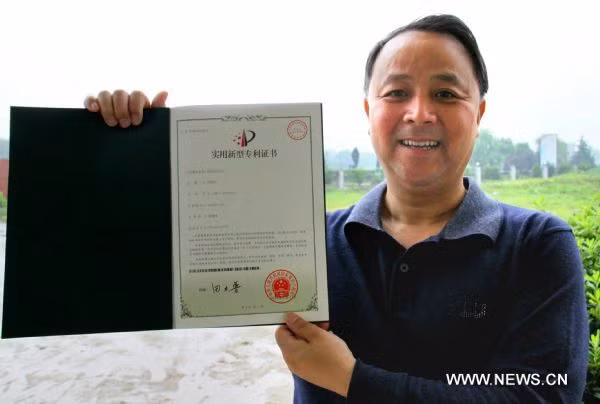 Thầy Zhai vui mừng nhận được bằng sáng chế