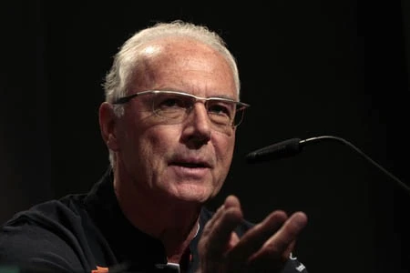 &quot;Hoàng đế&quot; Beckenbauer xin lỗi vì chỉ trích ĐT Anh