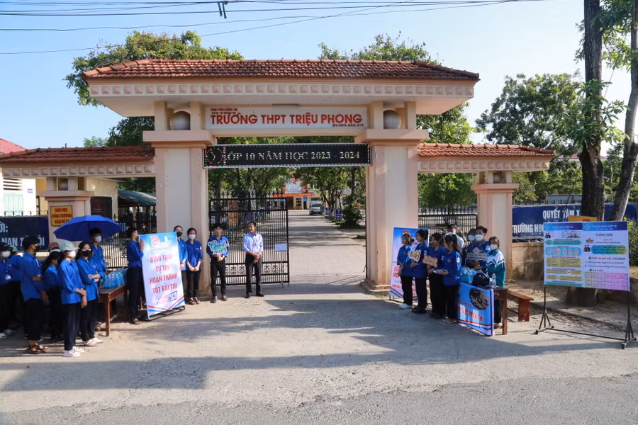 Các đội hình "Tiếp sức mùa thi" hỗ trợ thí sinh vượt qua kỳ thi lớp 10, năm học 2023-2024.