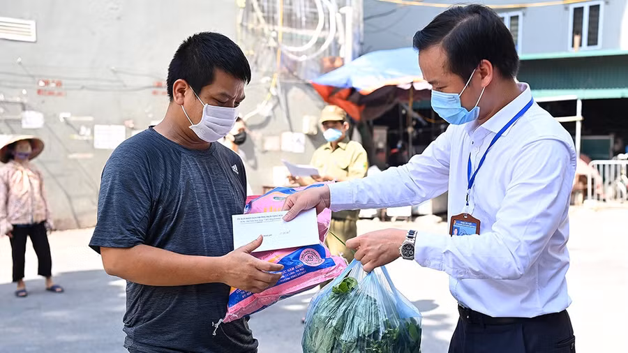 Cơ quan chức năng hỗ trợ người lao động có hoàn cảnh khó khăn trong thời gian giãn cách xã hội.
