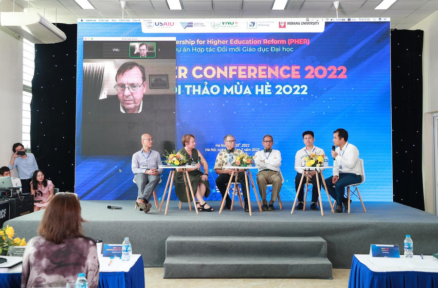 Vai trò tiềm năng của quản trị chung cũng được xem xét trong bối cảnh cụ thể của Việt Nam hiện nay. Vai trò tiềm năng của quản trị chung cũng được xem xét trong bối cảnh cụ thể của Việt Nam hiện nay.