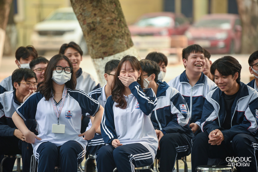 Cũng trong tiết học, học sinh được tham gia những tình huống có trong thực tế. Cũng trong tiết học, học sinh được tham gia những tình huống có trong thực tế.