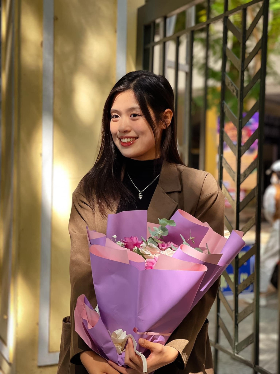 Nguyễn Phương Nguyên dự định sẽ tiếp tục học cao học ngành Ngôn ngữ Anh của Trường ĐH Mở Hà Nội. Nguyễn Phương Nguyên dự định sẽ tiếp tục học cao học ngành Ngôn ngữ Anh của Trường ĐH Mở Hà Nội.