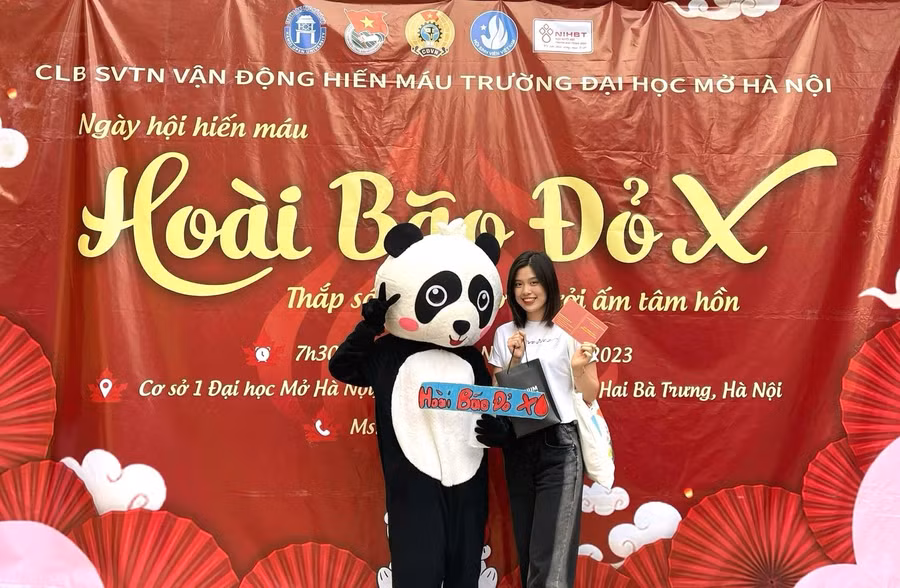 Phương Nguyên thường xuyên tham gia Hiến máu nhân đạo.