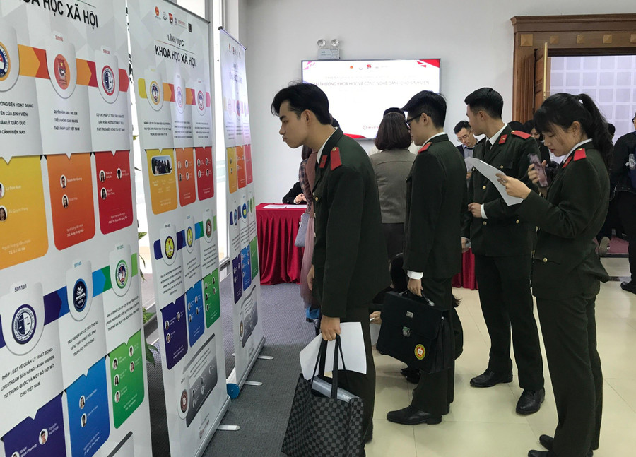 Tại triển lãm nhiều thông tin hữu ích được các bạn quan tâm. Tại triển lãm nhiều thông tin hữu ích được các bạn quan tâm.