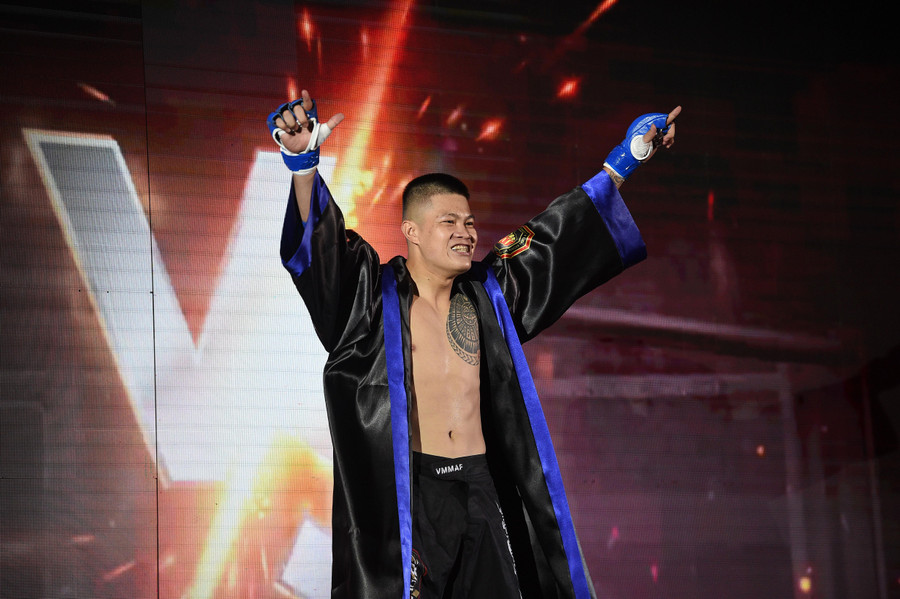 Võ sĩ Lý Văn Huỳnh.