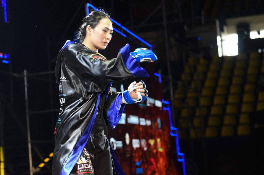 Phạm Thị Nhung sinh năm 2002. Cô quê ở Hưng Yên, hiện đang sinh hoạt tại CLB võ thuật Hà Đông Fighter Union.