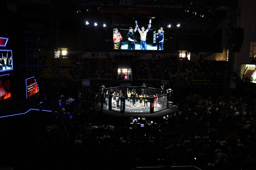 Kamil Micheal Nguyễn Văn thắng Nguyễn Trung Hải bằng tính điểm ( 30-27, 30-27, 30-27).