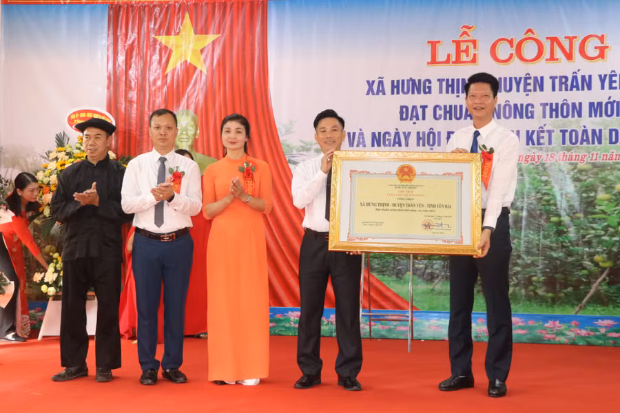 Nhờ những quyết sách đúng đắn, xã Hưng Thịnh đã được nhận cờ thi đua của Thủ tướng Chính phủ vào năm 2022.