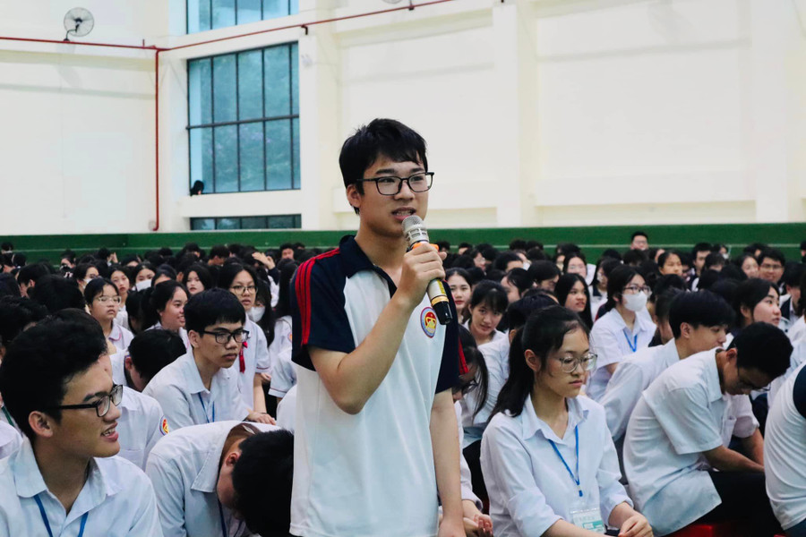 Tăng cường hoạt động tư vấn, hướng nghiệp cho học sinh.