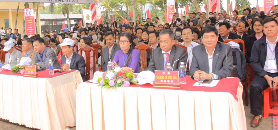 Các đại biểu tham dự khai mạc Ngày hội.