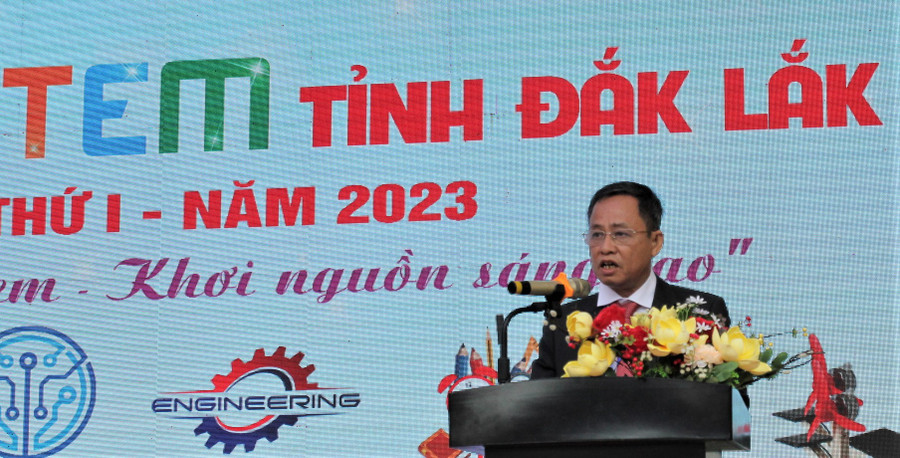 TS. Đỗ Tường Hiệp, Phó Giám đốc Sở GD&ĐT, Trưởng ban tổ chức phát biểu khai mạc Ngày hội STEM lần thứ I. TS. Đỗ Tường Hiệp, Phó Giám đốc Sở GD&ĐT, Trưởng ban tổ chức phát biểu khai mạc Ngày hội STEM lần thứ I.