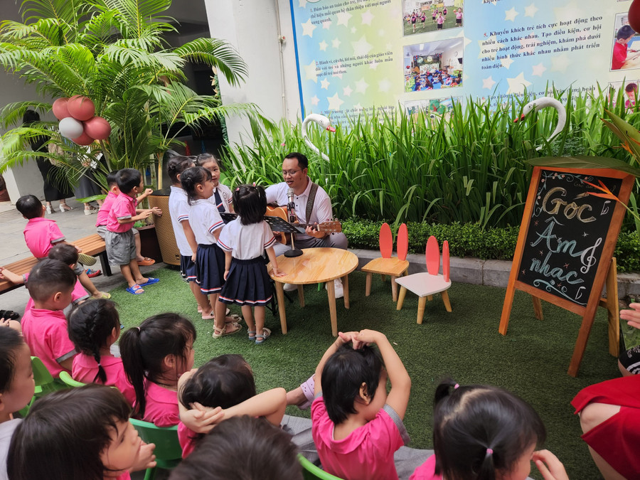 Năng lực đội ngũ giáo viên quyết định chất lượng chăm sóc, nuôi dưỡng, giáo dục trẻ chất lượng. Năng lực đội ngũ giáo viên quyết định chất lượng chăm sóc, nuôi dưỡng, giáo dục trẻ chất lượng.