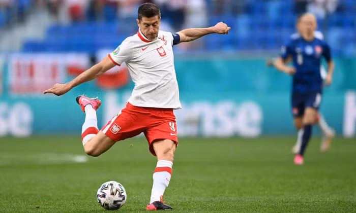 Lewandowski gây thất vọng, Ba Lan gục ngã trước Slovakia. (Ảnh: Getty).