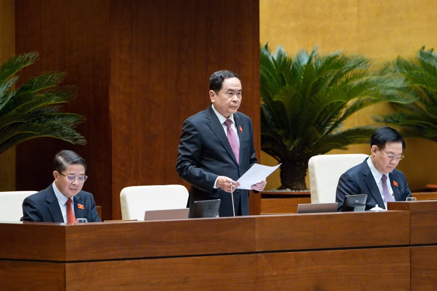 Ủy viên Bộ Chính trị, Phó Chủ tịch Thường trực Quốc hội Trần Thanh Mẫn điều hành phiên họp biểu quyết thông qua dự thảo Nghị quyết Kỳ họp thứ 3, Quốc hội khóa XV