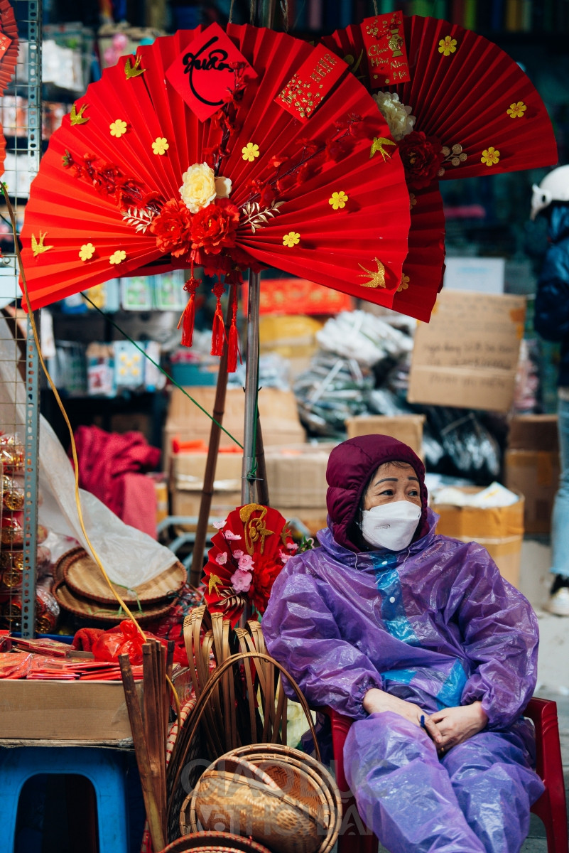 Chợ Tết đìu hiu, tiểu thương ngóng chờ khách mua hàng ảnh 13