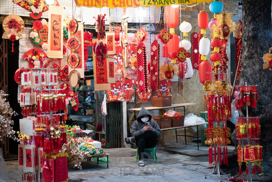 Chợ Tết đìu hiu, tiểu thương ngóng chờ khách mua hàng ảnh 4