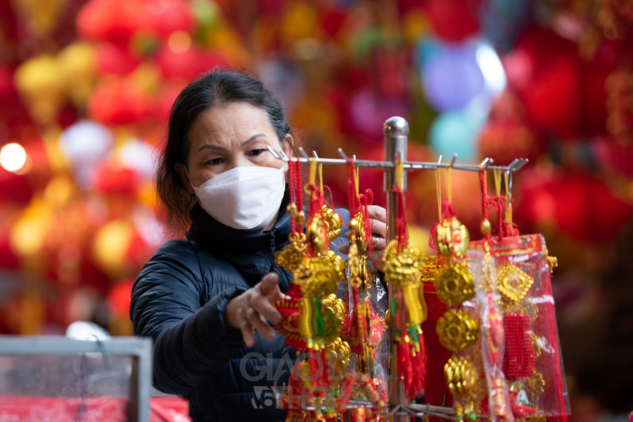 Chợ Tết đìu hiu, tiểu thương ngóng chờ khách mua hàng ảnh 6