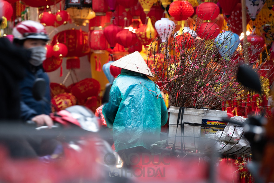 Chợ Tết đìu hiu, tiểu thương ngóng chờ khách mua hàng ảnh 7