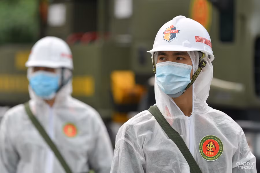 Sau khi khử khuẩn tổng thể, tùy vào tình hình dịch bệnh, lực lượng chức năng sẽ tăng cường phun khử khuẩn các nơi khác.