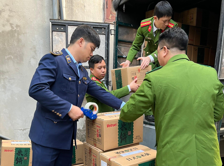 Vụ việc đang được lực lượng phối hợp tiếp tục xác minh, làm rõ.