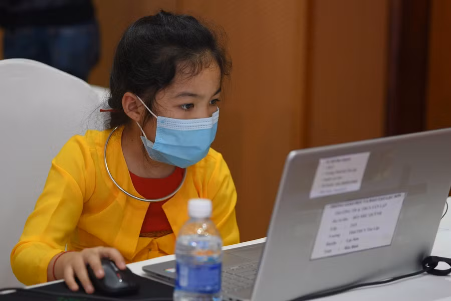 Đây là cơ hội tốt để các em rèn luyện sự tự tin và phản xạ khi giao tiếp Tiếng Anh với người bản xứ.