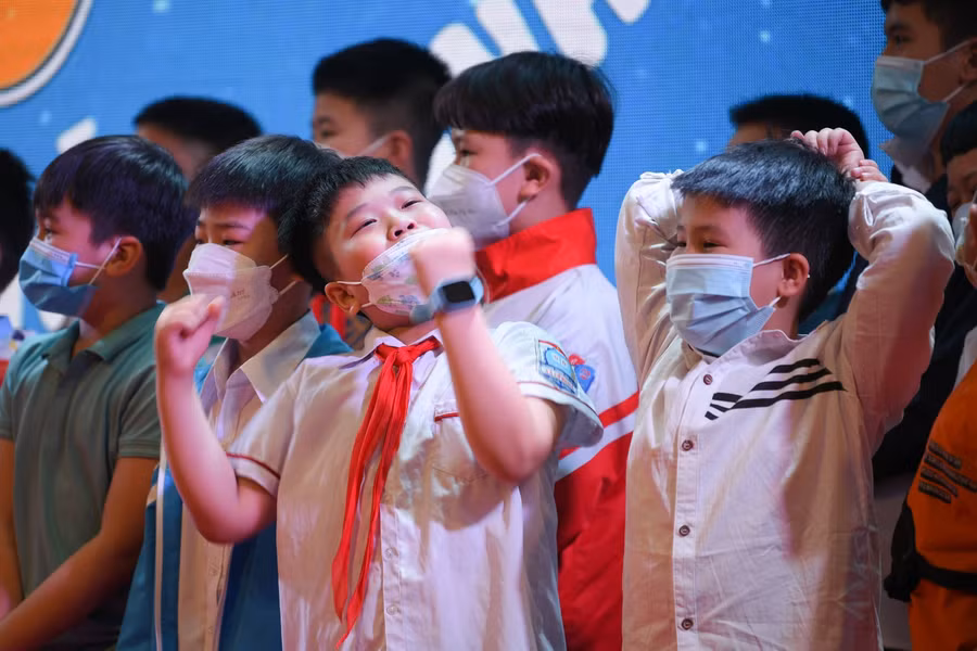 Ấn tượng vòng Đặc biệt cuộc thi “Vì Hòa Bình giỏi Tiếng Anh” cấp tiểu học ảnh 4